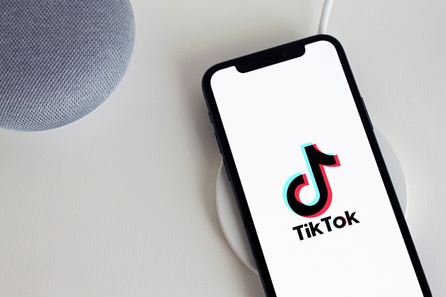 How to Connect with Single Men and Women on TikTok